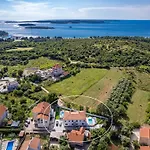 Villa In Pula Near Hidrobaza *