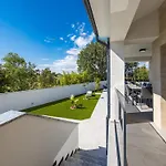 Villa In Pula Near Hidrobaza *