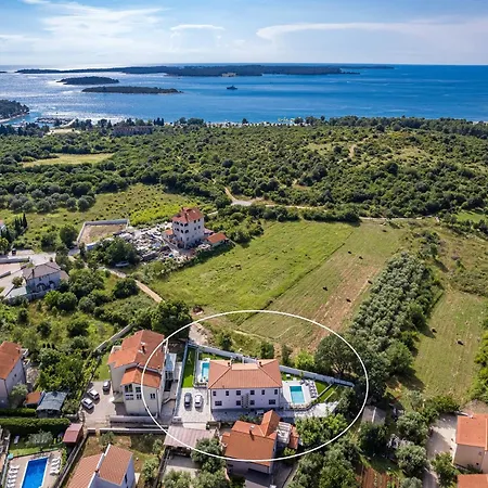 Villa In Pula Near Hidrobaza *