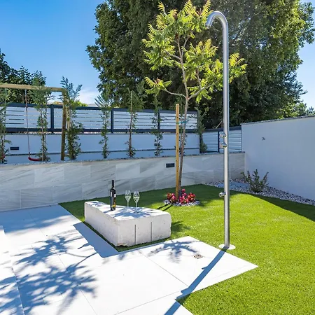 Villa In Pula Near Hidrobaza *