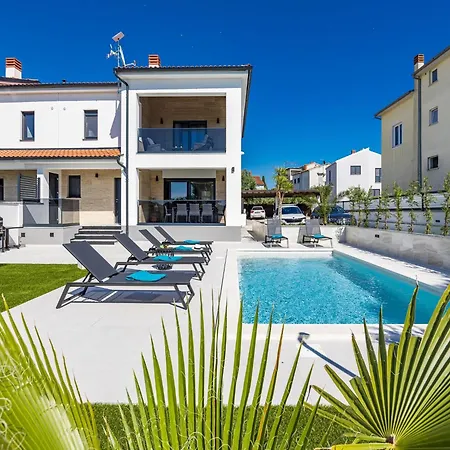 In Pula Near Hidrobaza Villa