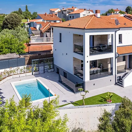 In Pula Near Hidrobaza Villa Štinjan