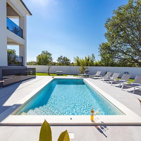 Villa In Pula Near Hidrobaza Štinjan