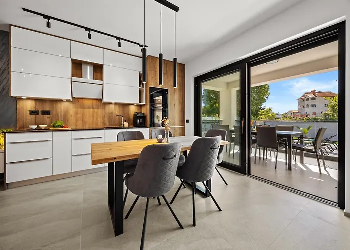 Villa In Pula Near Hidrobaza *