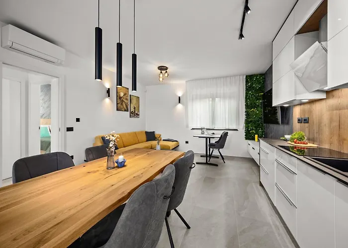 Villa In Pula Near Hidrobaza Štinjan