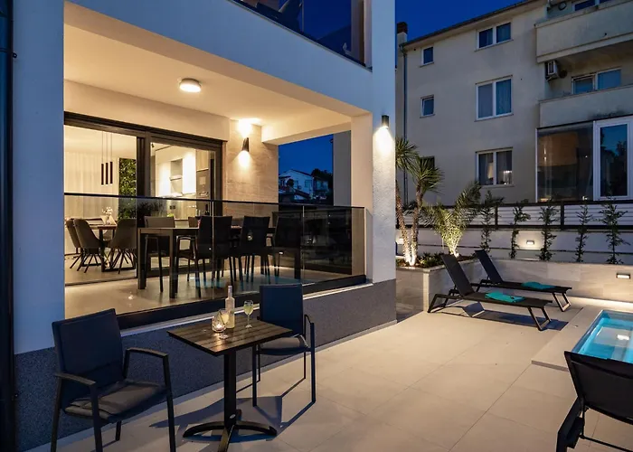 In Pula Near Hidrobaza Villa