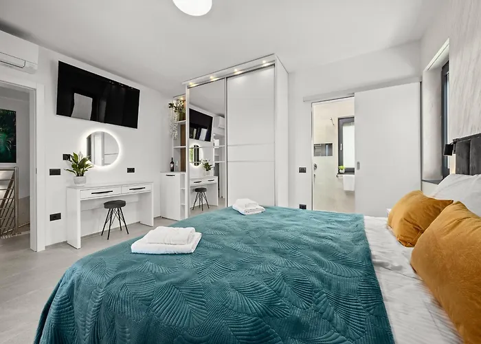 Villa In Pula Near Hidrobaza *