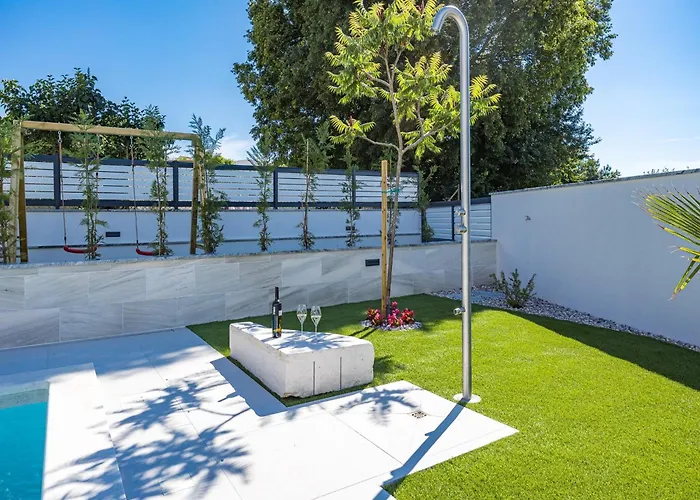 Villa In Pula Near Hidrobaza Štinjan