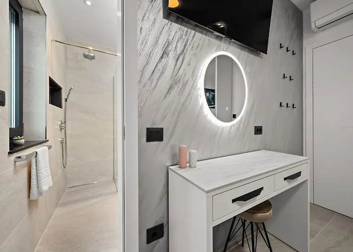 In Pula Near Hidrobaza Villa